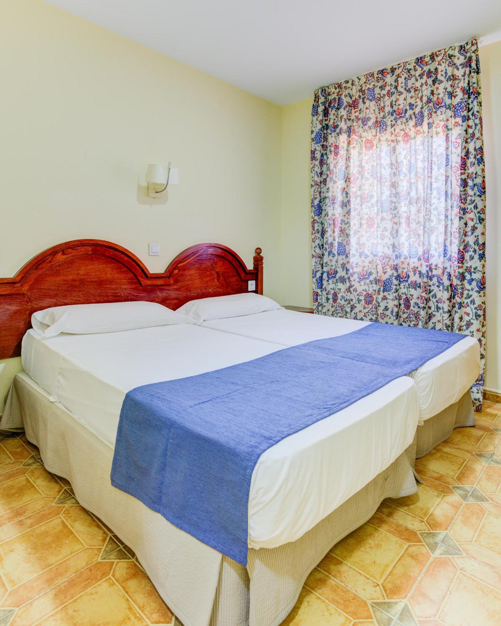 Hotel Pizarro Humanes de Madrid Esterno foto